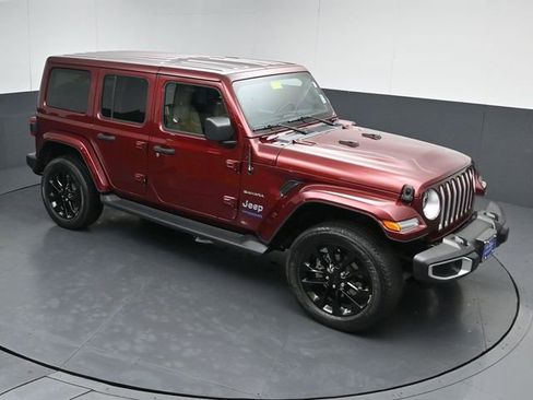 Used 2021 Jeep Wrangler Unlimited Sahara w/ Cold Weather Group AWD/4WD image 46