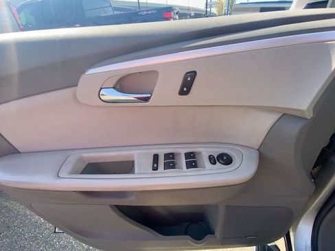 Used 2011 Chevrolet Traverse LT w/ Personal Connectivity Package FWD image 18