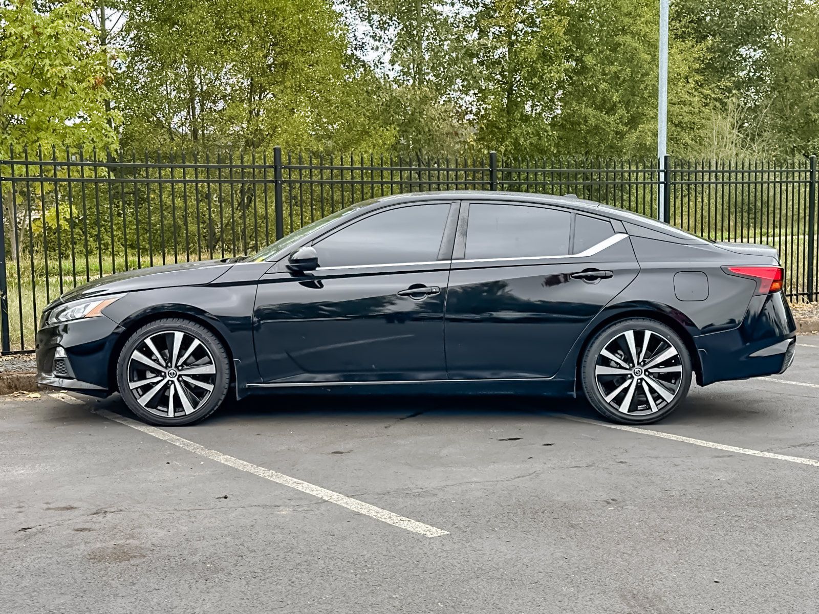Used 2022 Nissan Altima 2.5 SR FWD image 6
