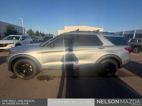Used 2020 Ford Explorer ST w/ Premium Technology Package image 9