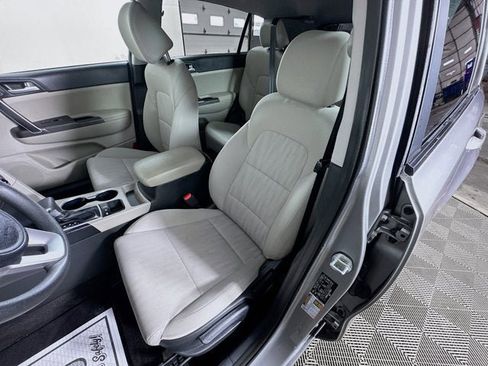 Used 2020 Kia Sportage LX image 16