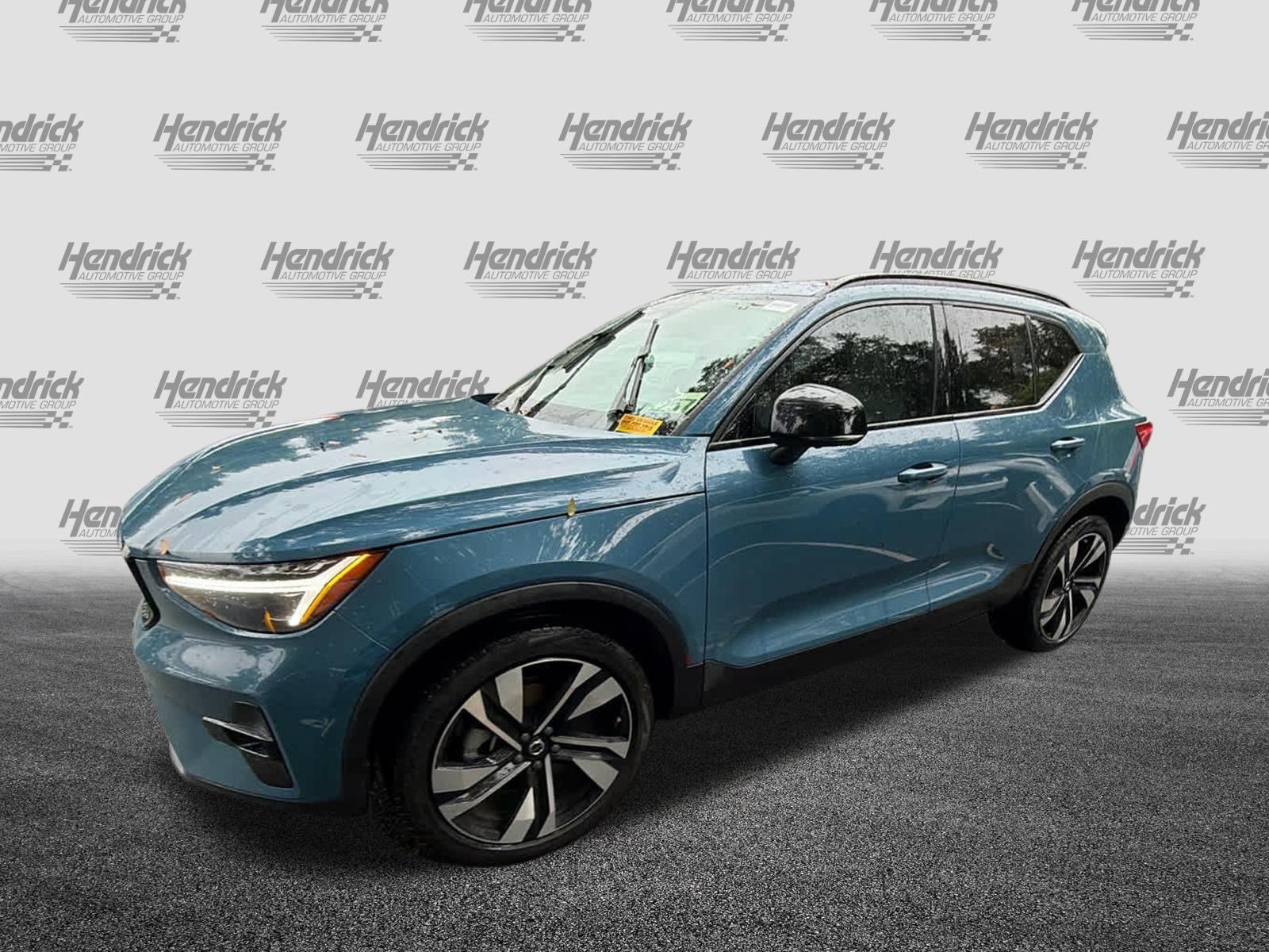 Certified 2024 Volvo XC40 B5 Ultimate w/ Protection Package Premier AWD/4WD image 10
