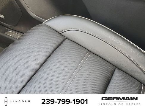 Used 2021 GMC Acadia Denali w/ Denali Ultimate Package AWD/4WD image 31