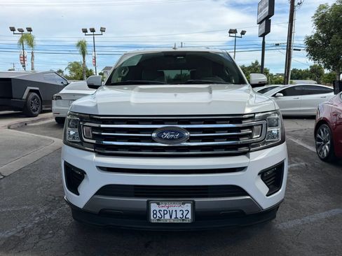 Used 2020 Ford Expedition XLT w/ Equipment Group 202A RWD image 2