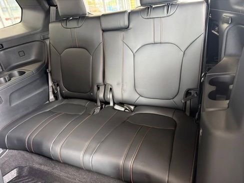 Used 2025 Honda Pilot TrailSport image 16