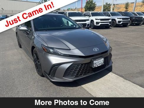 Used 2025 Toyota Camry SE FWD image 8