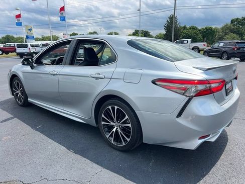 Used 2018 Toyota Camry SE FWD image 5