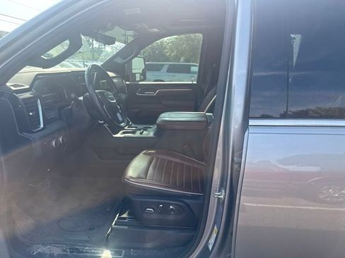 Used 2025 GMC Sierra 3500 Denali Ultimate AWD/4WD image 12