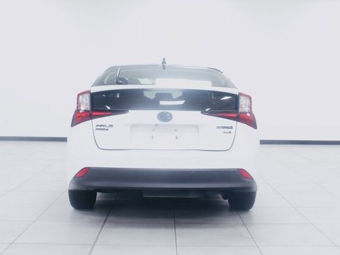 Used 2022 Toyota Prius XLE image 3