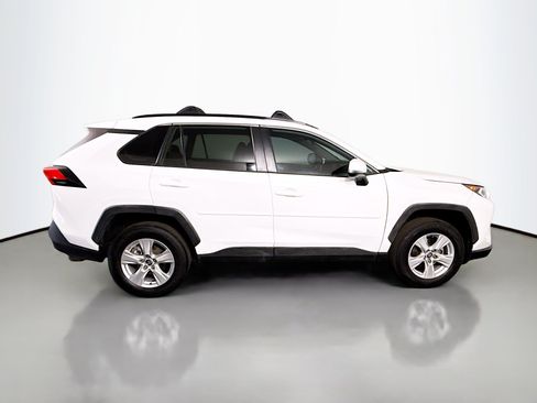 Used 2020 Toyota RAV4 XLE w/ Carpet Mat Package AWD/4WD image 11