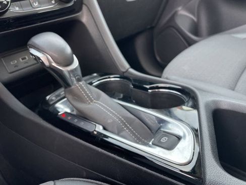Used 2023 Buick Encore GX Select image 21