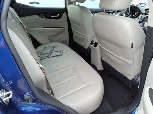 Used 2018 Nissan Rogue Sport SL w/ SL Premium Package image 6