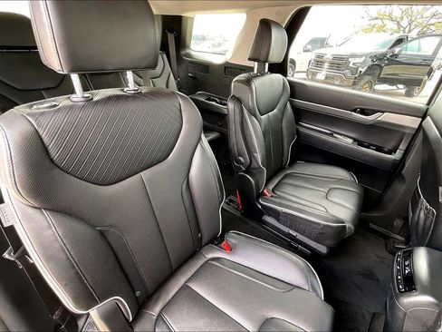 Used 2025 Hyundai Palisade SEL FWD image 21