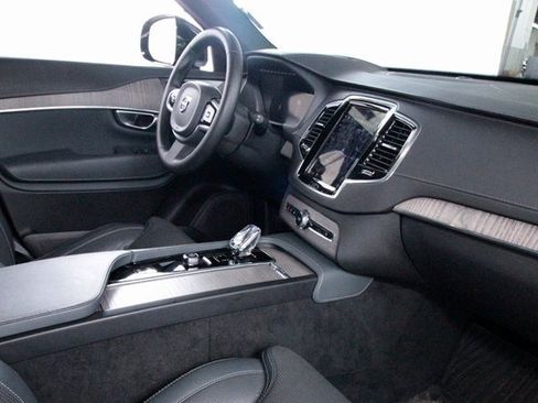 Certified 2024 Volvo XC90 T8 Ultimate w/ Protection Package Premier image 20