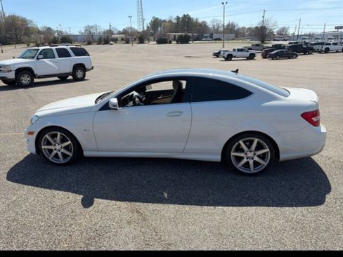 Used 2012 Mercedes-Benz C 250 Coupe image 5