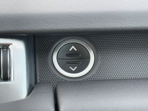 Used 2020 Land Rover Range Rover Sport SE image 24