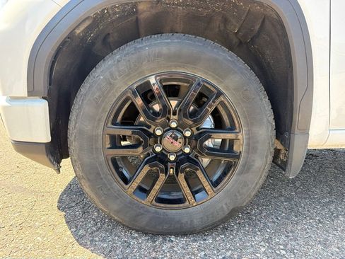 Used 2024 GMC Sierra 1500 Elevation AWD/4WD image 9