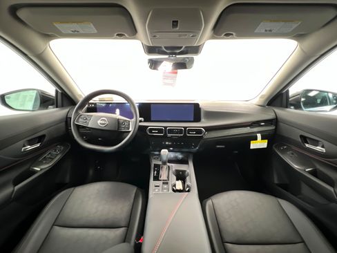New 2026 Nissan Sentra SR w/ SR Premium Package FWD image 9