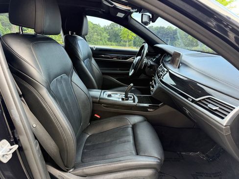 Used 2019 BMW 740i w/ Executive Package RWD image 34