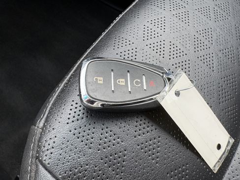 Used 2022 Chevrolet Bolt LT w/ Infotainment Package image 27