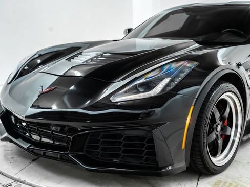 Used 2016 Chevrolet Corvette Z06 w/ 2LZ Preferred Equipment Group RWD image 16