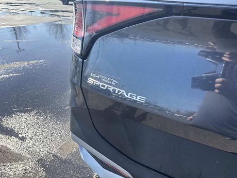 Used 2023 Kia Sportage EX image 5