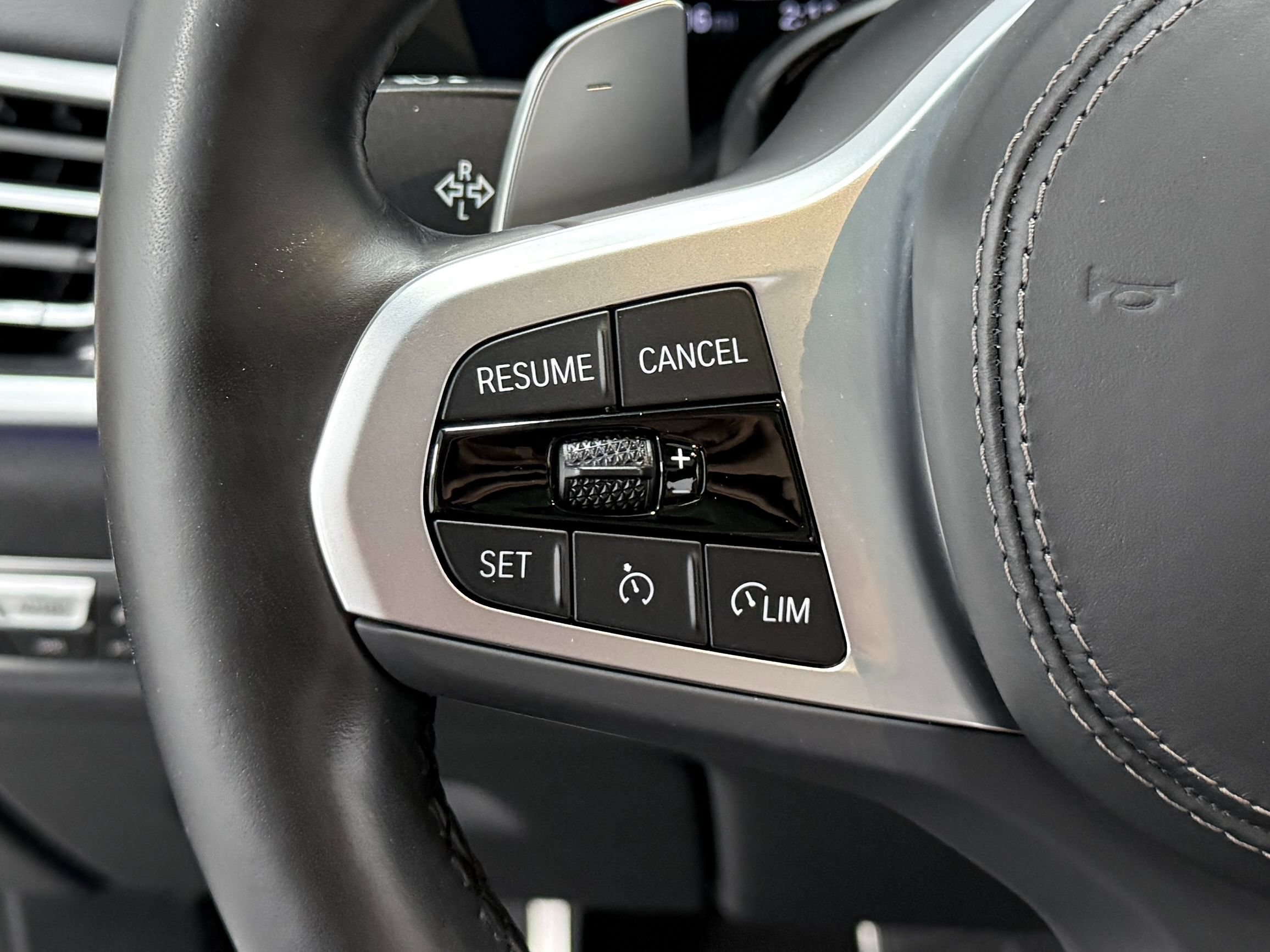 Used 2022 BMW X7 xDrive40i AWD/4WD image 24