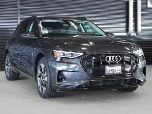 Used 2021 Audi e-tron Premium w/ Convenience Plus Package image 9