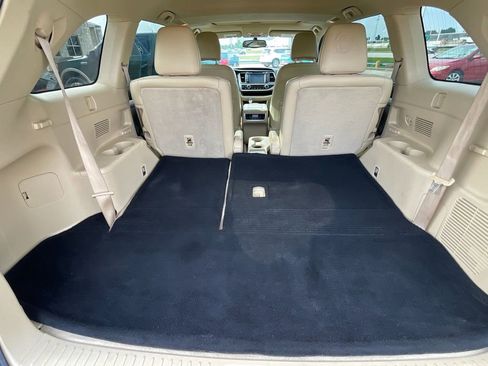 Used 2016 Toyota Highlander XLE FWD image 32