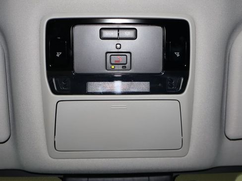 Used 2025 Toyota Grand Highlander AWD Hybrid image 29