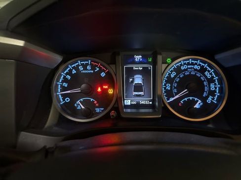 Used 2022 Toyota Tacoma SR5 RWD image 7