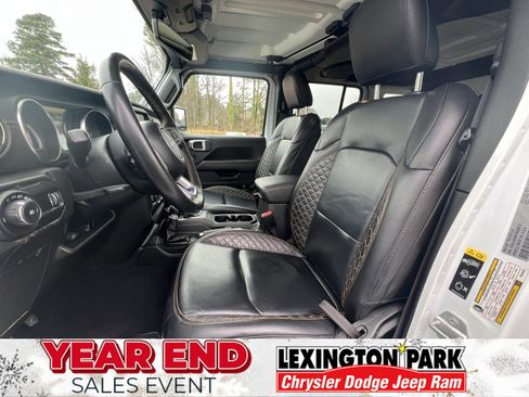 Used 2023 Jeep Wrangler Unlimited Sahara image 17