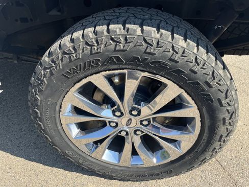 Used 2017 Ford F150 XLT w/ Equipment Group 302A Luxury AWD/4WD image 14