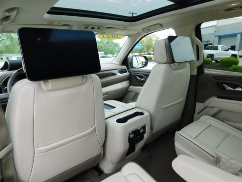 Used 2023 GMC Yukon XL Denali w/ Denali Reserve Package AWD/4WD image 39