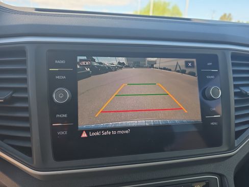 Used 2021 Volkswagen Atlas SE image 29