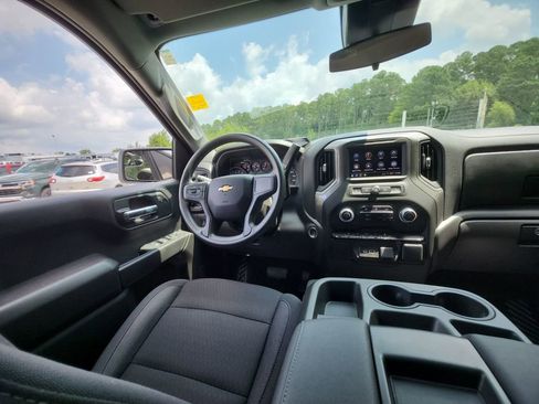 Certified 2025 Chevrolet Silverado 1500 Custom w/ Turbomax Blackout Package image 13