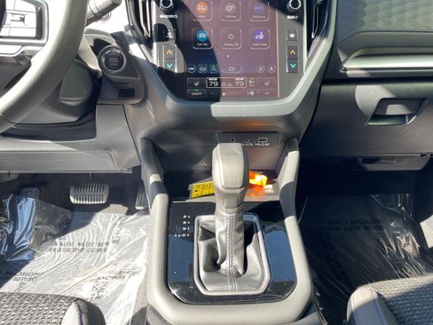 Used 2025 Subaru Forester Premium w/ Convenience Package #1 image 16