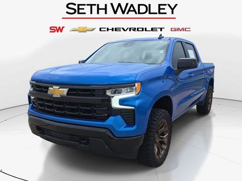 Used 2025 Chevrolet Silverado 1500 LT AWD/4WD image 3