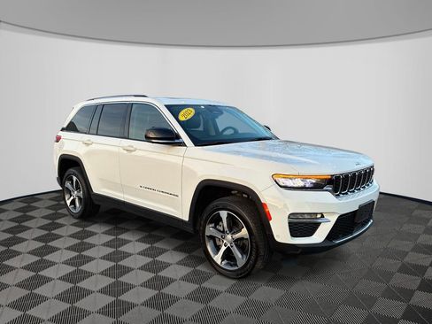 Certified 2023 Jeep Grand Cherokee 4WD 4xe w/ Luxury Tech Group II image 3
