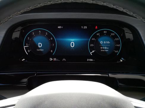 Certified 2025 Volkswagen Atlas Cross Sport SE w/ Panoramic Sunroof Package image 22