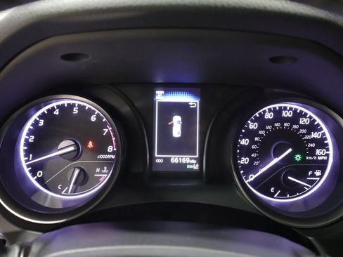 Used 2022 Toyota Camry SE w/ Convenience Package FWD image 39
