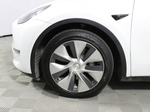 Used 2022 Tesla Model Y Long Range AWD/4WD image 31