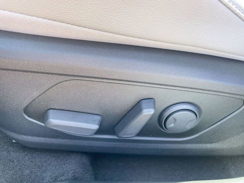 New 2025 Hyundai Elantra Limited image 37