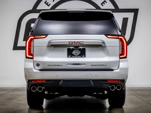 Used 2021 GMC Yukon XL Denali w/ Denali Ultimate Package image 10