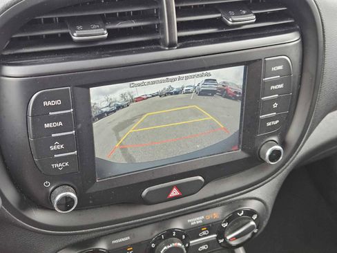 Used 2021 Kia Soul S image 18