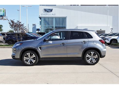 Used 2021 Mitsubishi Outlander Sport SE image 3