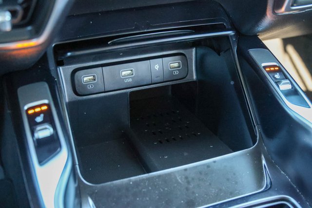 Used 2022 Kia Sorento EX w/ Panoramic Sunroof Package FWD image 25