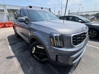 Used 2023 Kia Telluride S w/ S Sunroof Package