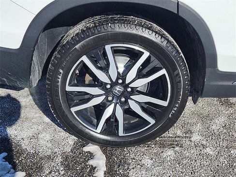 Certified 2022 Honda Pilot Touring image 9