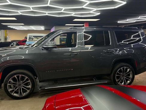 Used 2022 Jeep Grand Wagoneer Series III w/ Rear Seat Video Group 1 AWD/4WD image 5